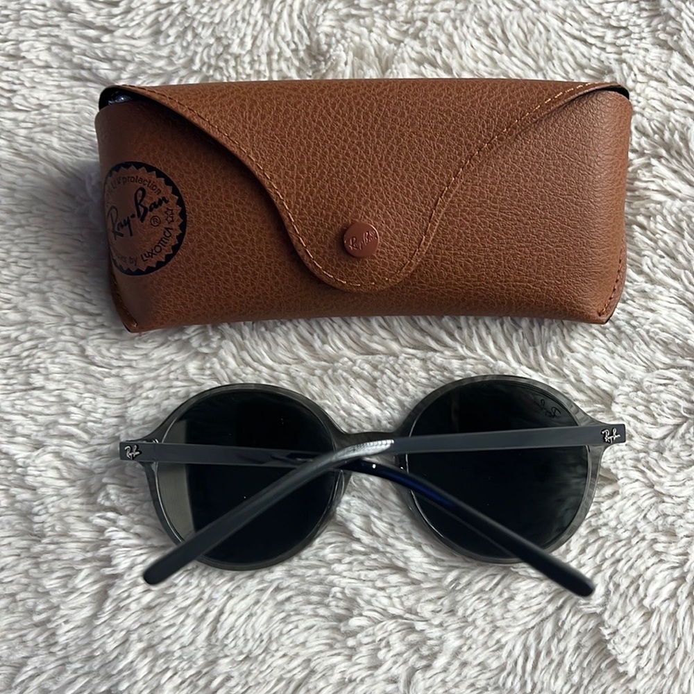 Ray-Ban Glasses - Picture 4 of 5